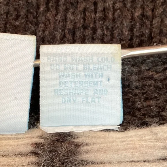 Fair Isle Nordic 100% Lambswool Sweater - Picture 7 of 8